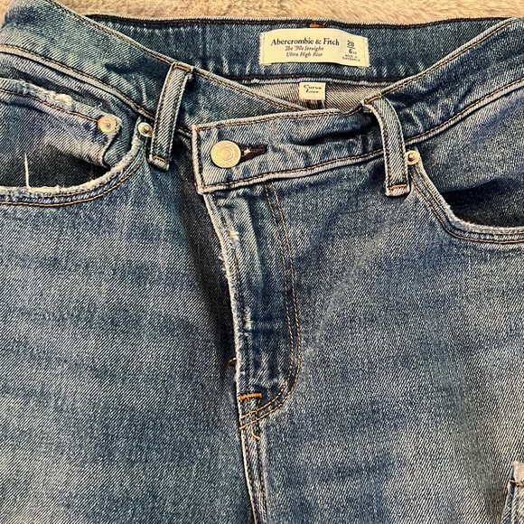Abercrombie & Fitch Ultra High Rise 90s Straight Jean cross-cross waist S 28/6 - Picture 2 of 5